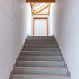 Jak ocieplić schody betonowe na strych